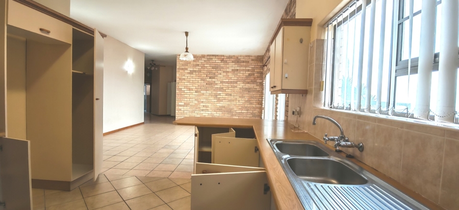 5 Bedroom Property for Sale in Dana Bay Western Cape